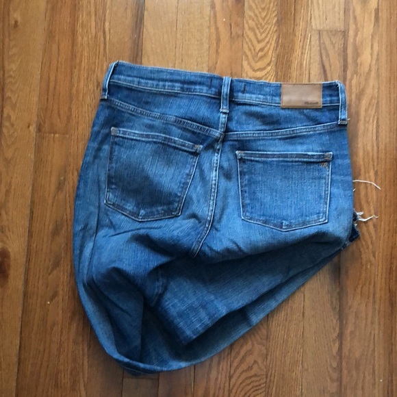 Madewell 9" Mid-Rise Skinny York Wash Rip & Repair Edition - Picture 8 of 8